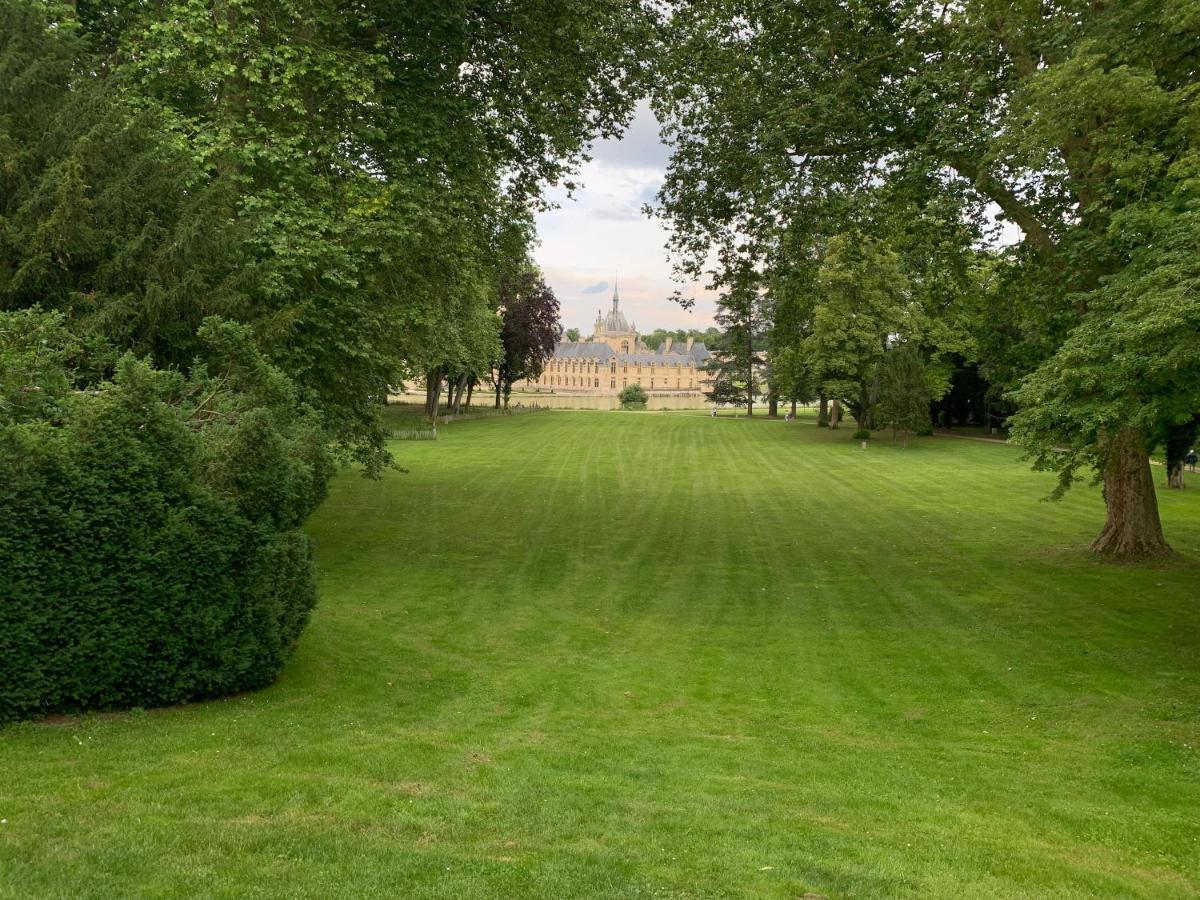 Le Logis Cantilien Lamorlaye-Chantilly Екстериор снимка