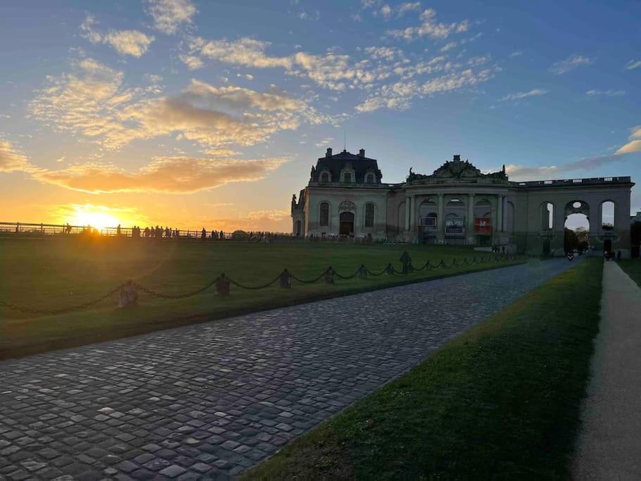 Le Logis Cantilien Lamorlaye-Chantilly Екстериор снимка